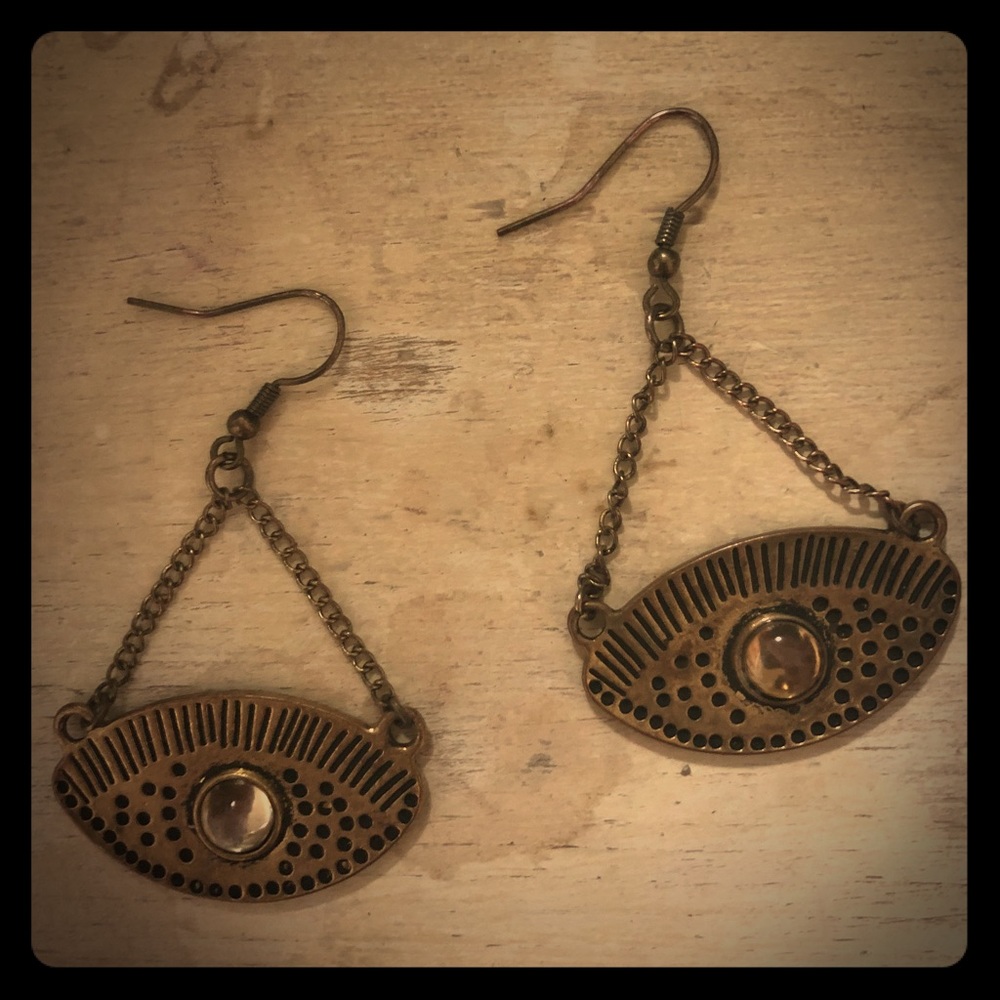 Eye earrings
